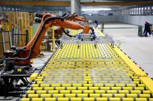 世界最大光伏玻璃生產(chǎn)線在安徽鳳陽投產(chǎn)