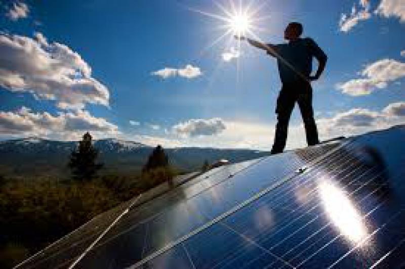 機構(gòu)認(rèn)為市場對光伏新政反應(yīng)過度