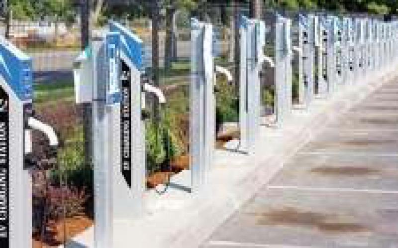 新能源汽車充電難體驗差等問題仍突出