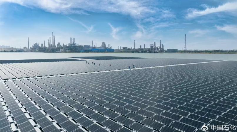中國首座海水漂浮式光伏項目建成投用，年發(fā)綠電 1670 萬千瓦時