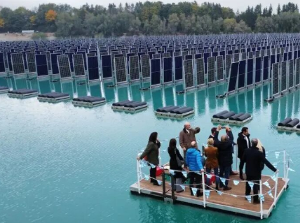 德國垂直浮式光伏電站實現技術突破與生態兼容