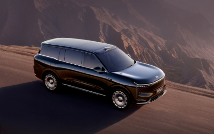 上汽集團(tuán)旗下高端品牌智己全新輔助駕駛系統(tǒng)發(fā)布，旗艦SUV LS9上市