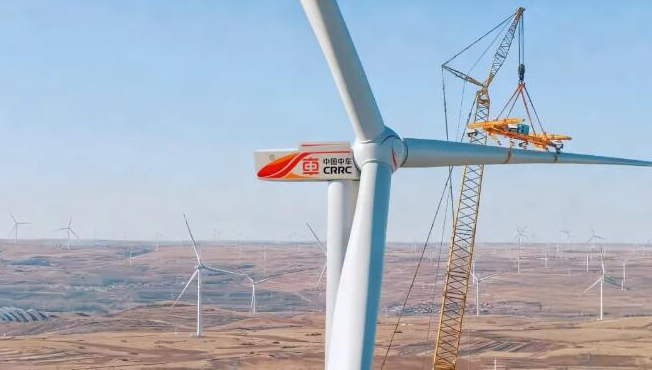 中國中車超大功率沙戈荒風(fēng)電機(jī)組完成吊裝