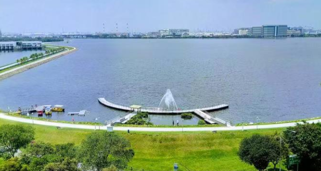 中國能建設(shè)計新加坡水庫浮體光伏項目