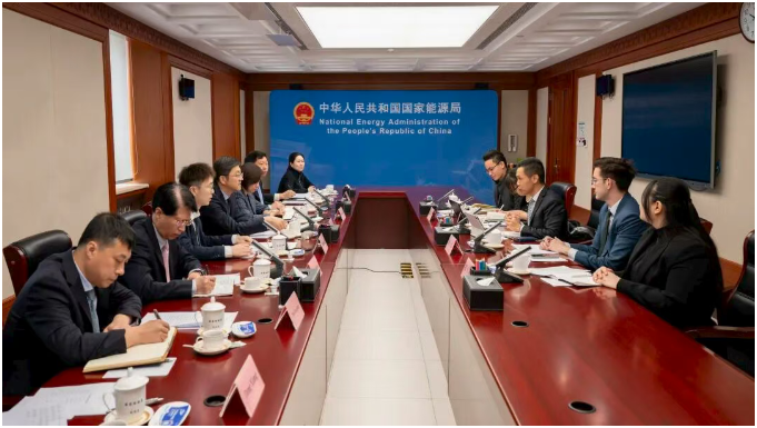 國家能源局負(fù)責(zé)人會見新加坡貿(mào)工部副常秘 深化中新能源領(lǐng)域合作